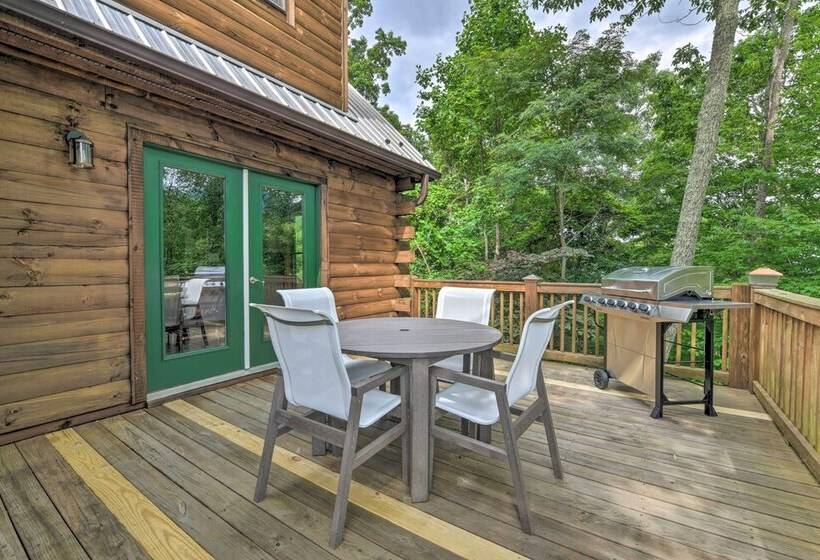 Waynesville  Mountain Top Retreat  W/ Decks!