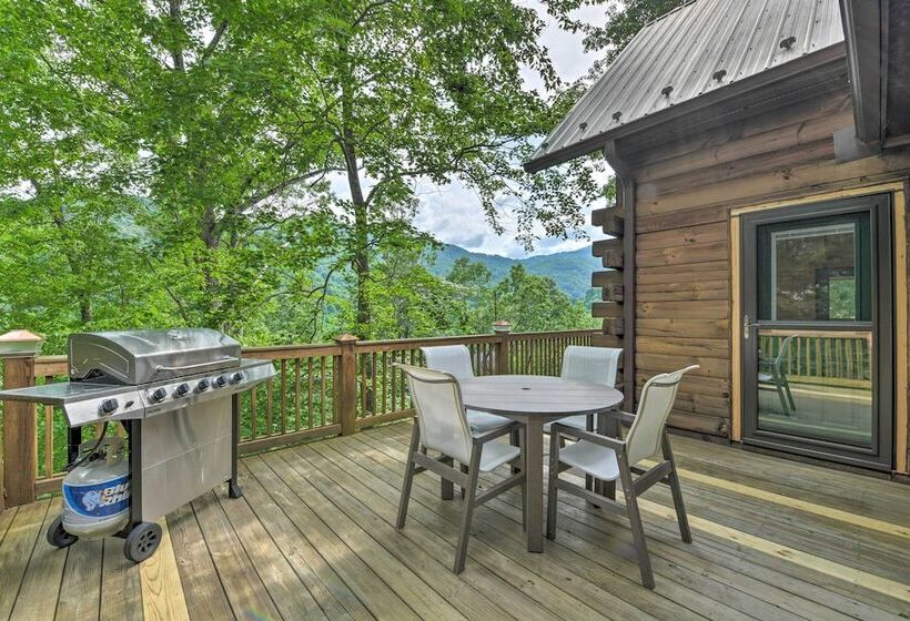 Waynesville  Mountain Top Retreat  W/ Decks!