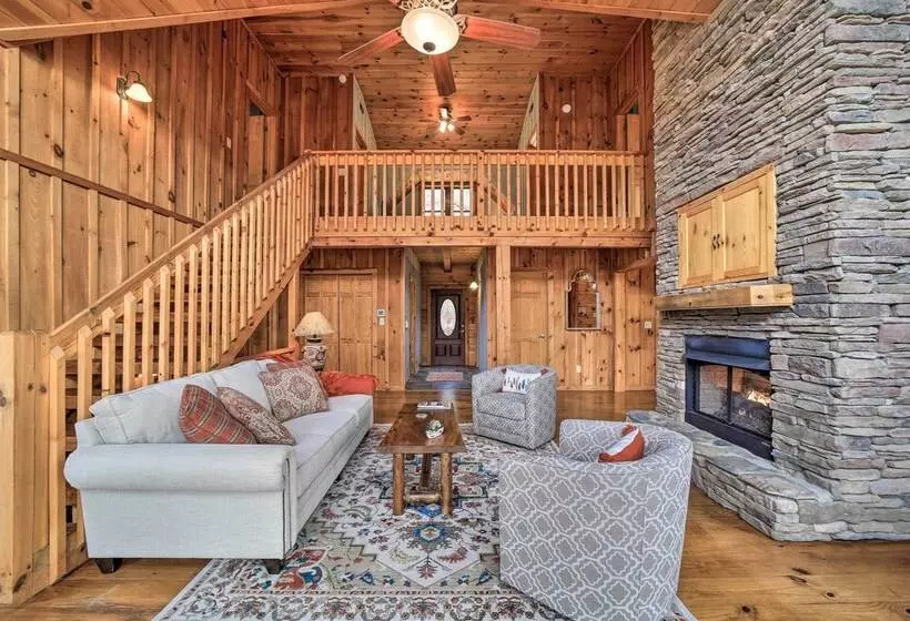 Waynesville  Mountain Top Retreat  W/ Decks!