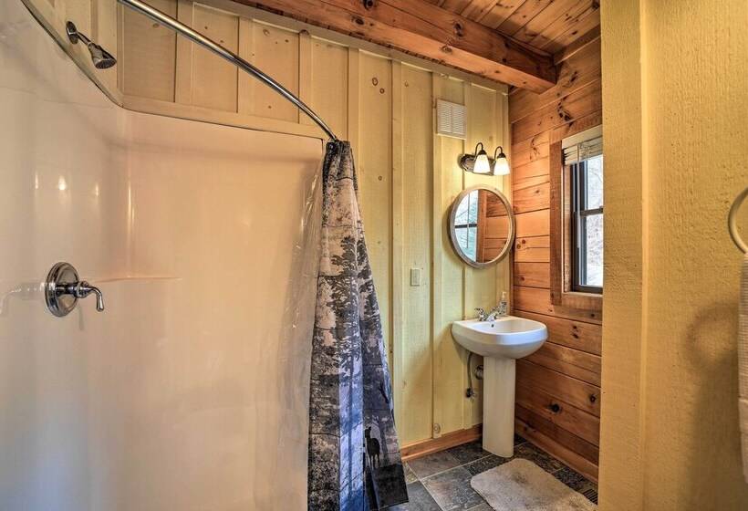 Waynesville  Mountain Top Retreat  W/ Decks!