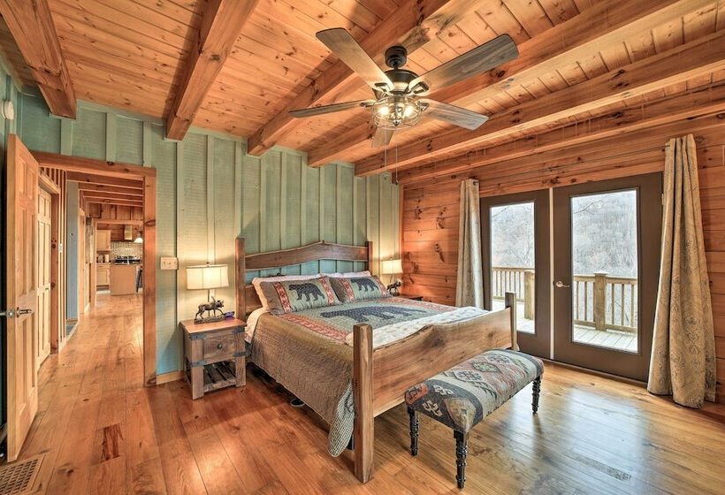 Waynesville  Mountain Top Retreat  W/ Decks!