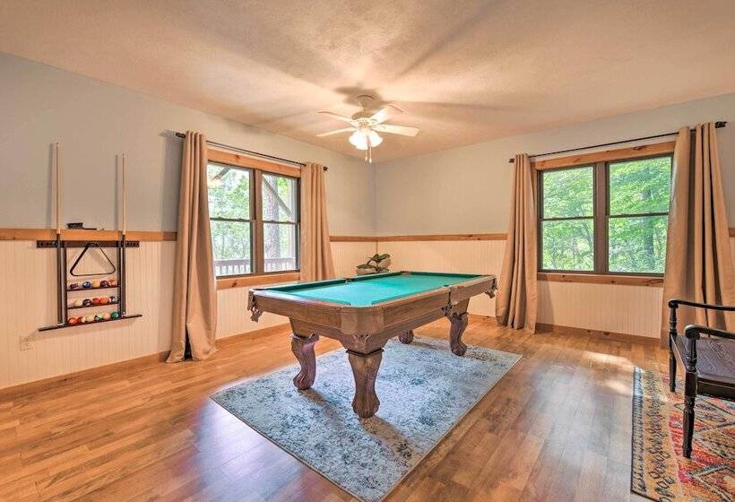 Waynesville  Mountain Top Retreat  W/ Decks!