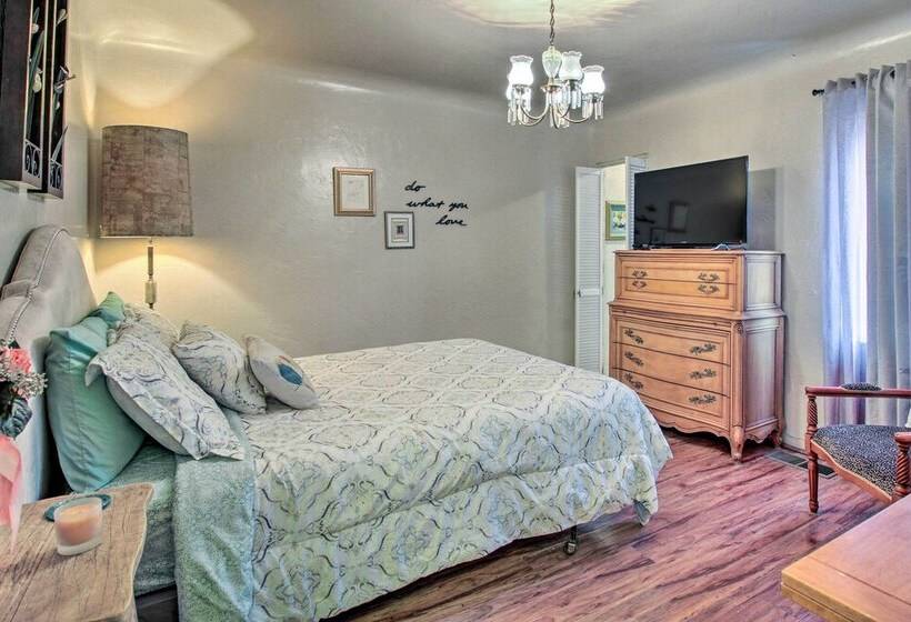 Albuquerque Home W/ Patio < 1 Mile To Nob Hill!