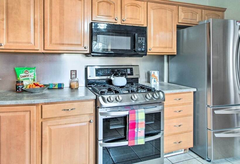 Albuquerque Home W/ Patio < 1 Mile To Nob Hill!