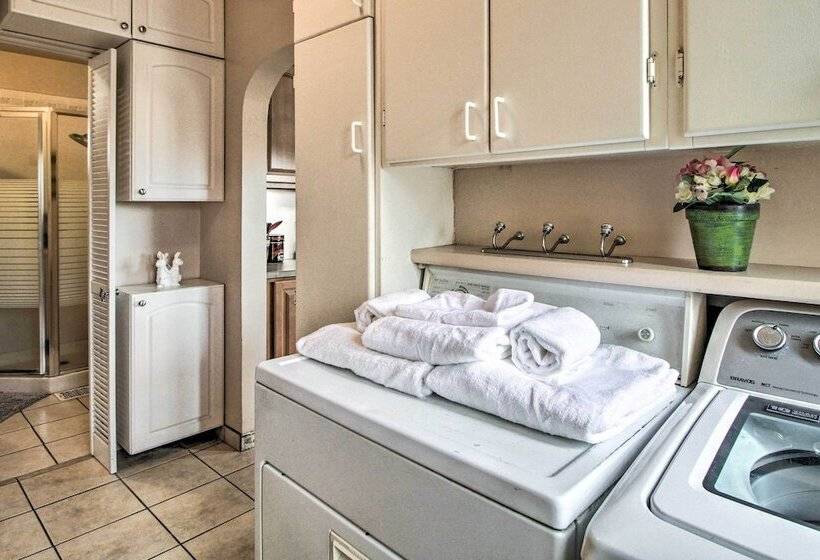 Albuquerque Home W/ Patio < 1 Mile To Nob Hill!