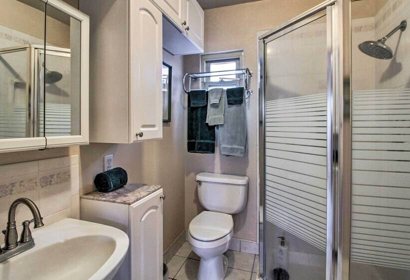 Albuquerque Home W/ Patio < 1 Mile To Nob Hill!