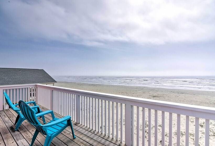Beachfront Galveston Oasis: Balconies, Ocean View!