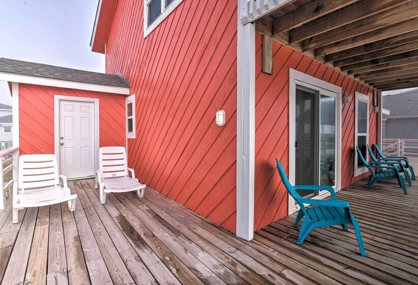 Beachfront Galveston Oasis: Balconies, Ocean View!