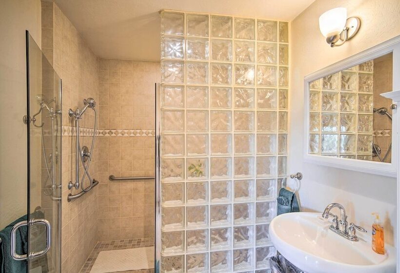 5 Mi To Snow Summit: Cabin W/ Deck & Fireplace