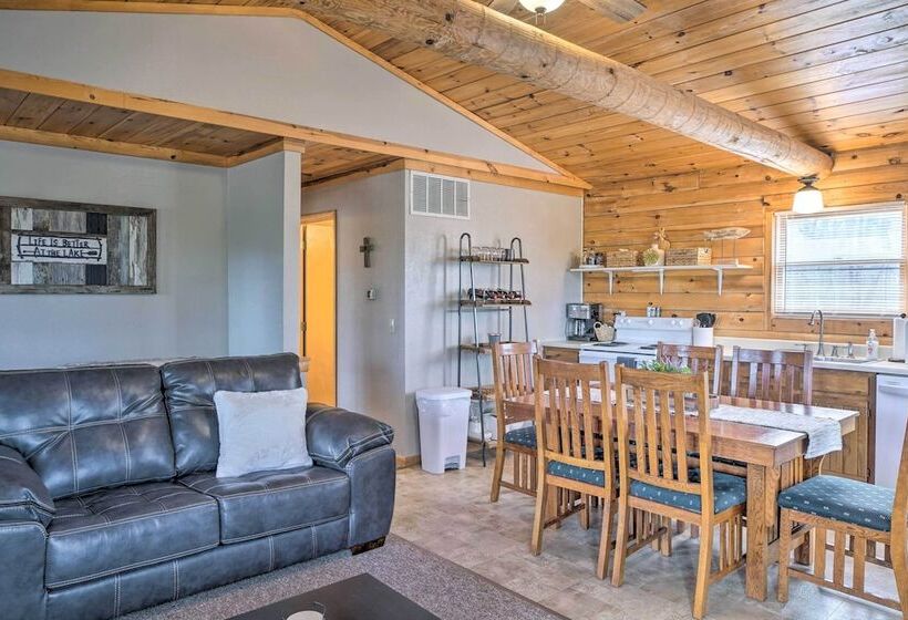 Cabin Retreat On Table Rock Lake W/ Fire Pit!