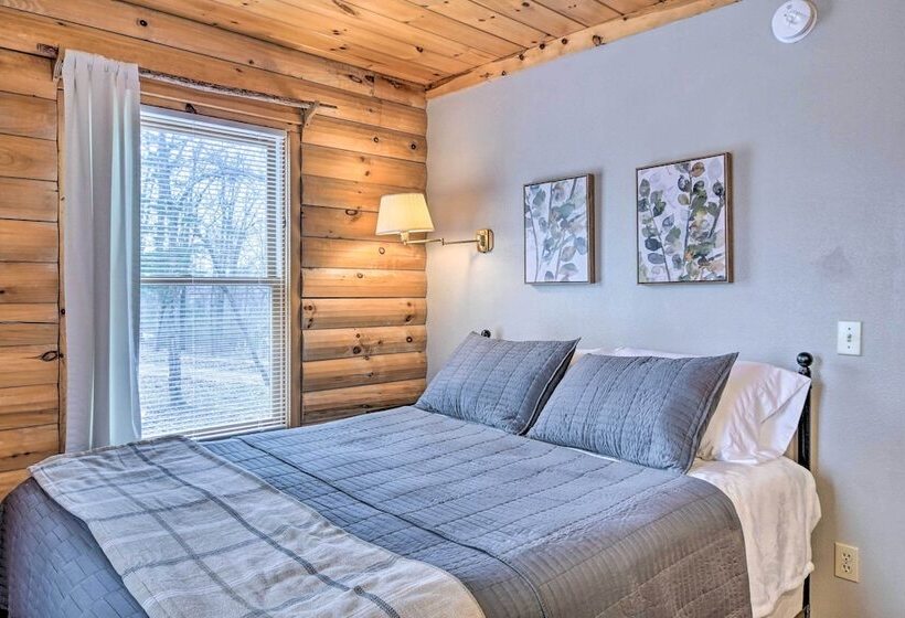 Cabin Retreat On Table Rock Lake W/ Fire Pit!