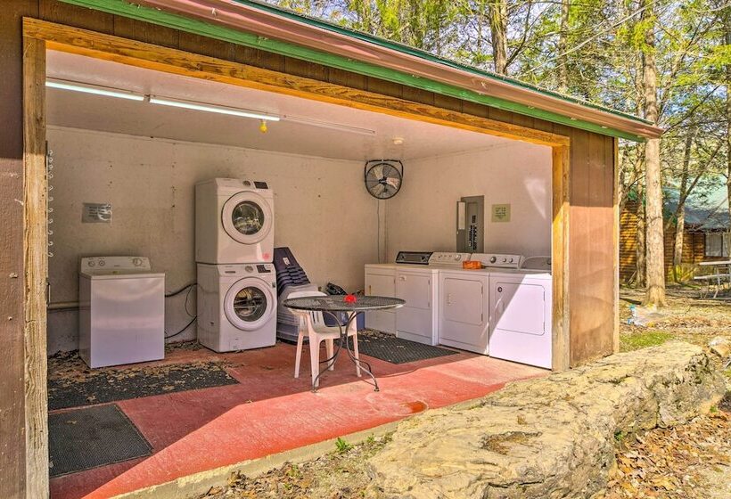 Cabin Retreat On Table Rock Lake W/ Fire Pit!