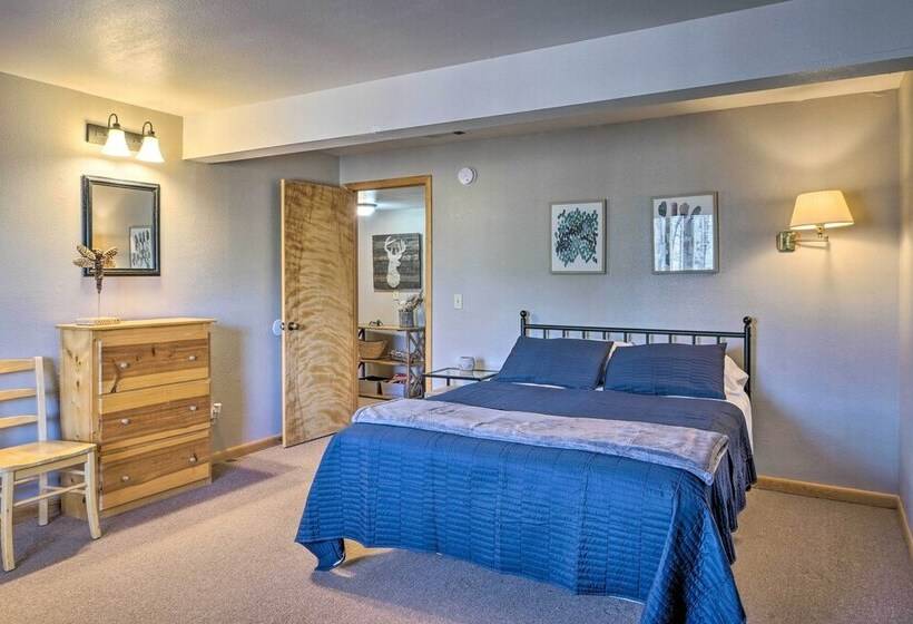 Cabin Retreat On Table Rock Lake W/ Fire Pit!