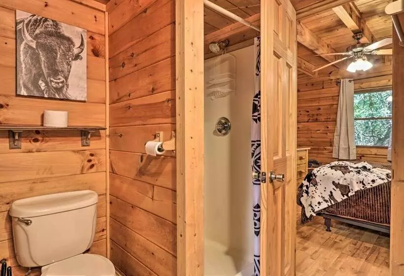 Cabin W/ Hot Tub + Deck, 3 Mi To Pigeon Forge