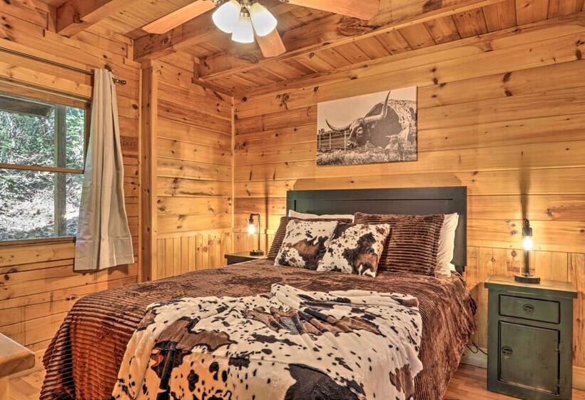 Cabin W/ Hot Tub + Deck, 3 Mi To Pigeon Forge