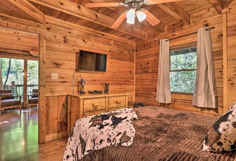 Cabin W/ Hot Tub + Deck, 3 Mi To Pigeon Forge