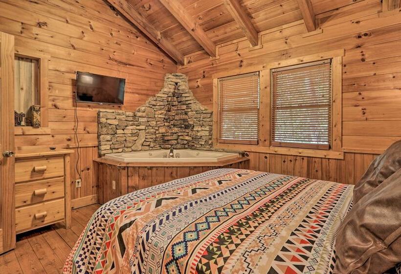 Cabin W/ Hot Tub + Deck, 3 Mi To Pigeon Forge