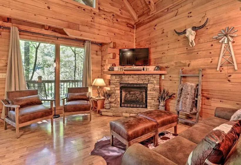 Cabin W/ Hot Tub + Deck, 3 Mi To Pigeon Forge