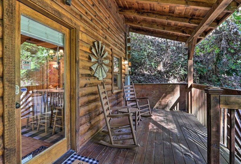 Cabin W/ Hot Tub + Deck, 3 Mi To Pigeon Forge