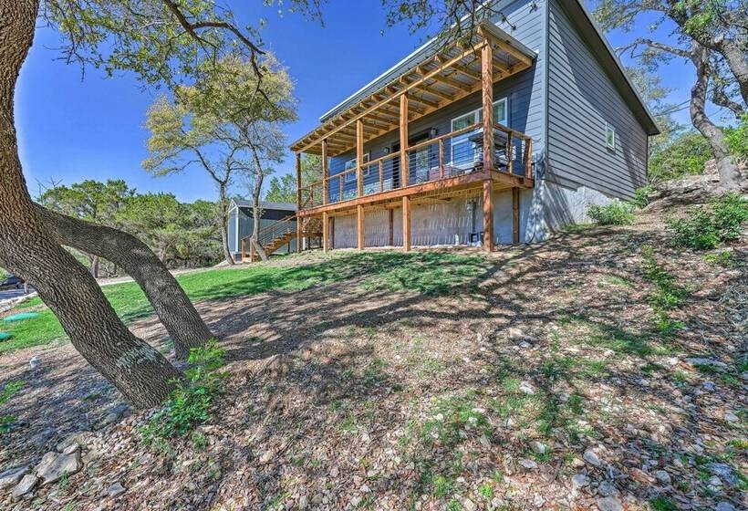 Canyon Lake Home W/ Hot Tub & Fire Pit!