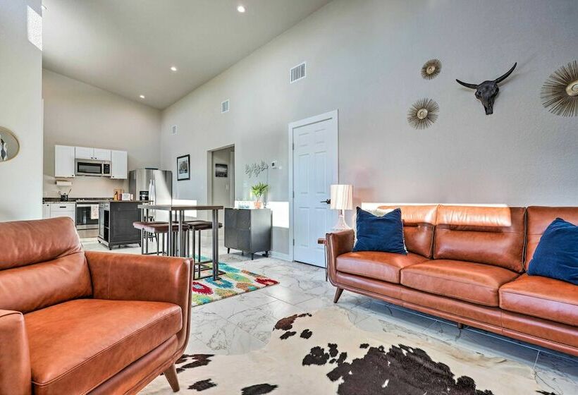 Canyon Lake Home W/ Hot Tub & Fire Pit!