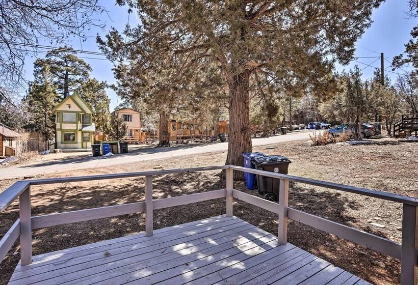 Cheerful Cabin Near Hiking & Big Bear Lake!