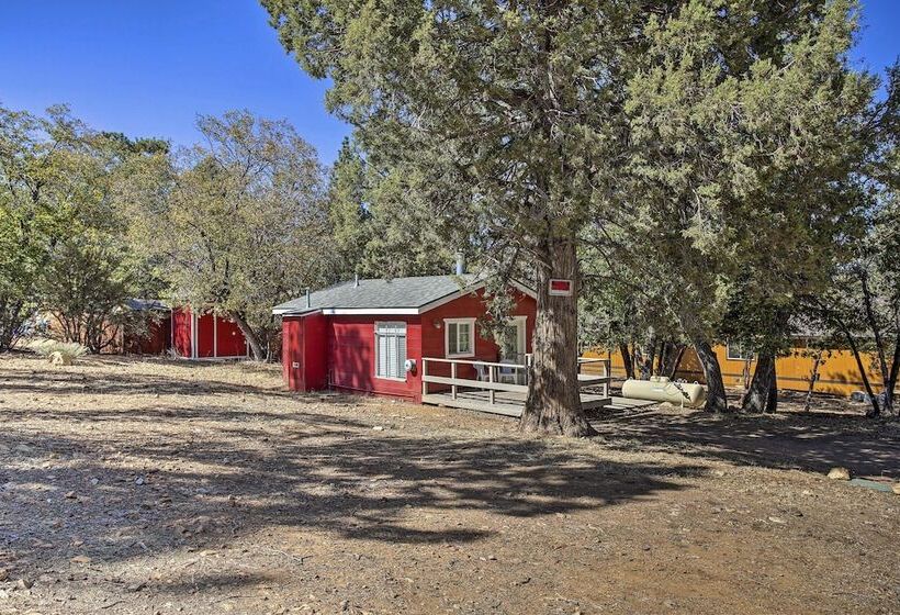 Cheerful Cabin Near Hiking & Big Bear Lake!
