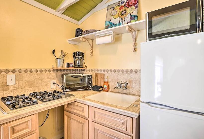 Cheerful Cabin Near Hiking & Big Bear Lake!