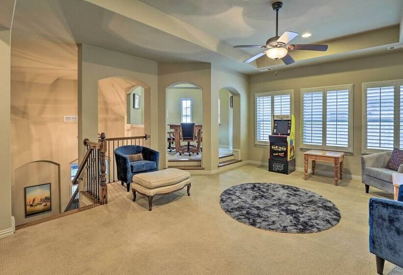 Chic Family Friendly Home In Irving W/ Yard!