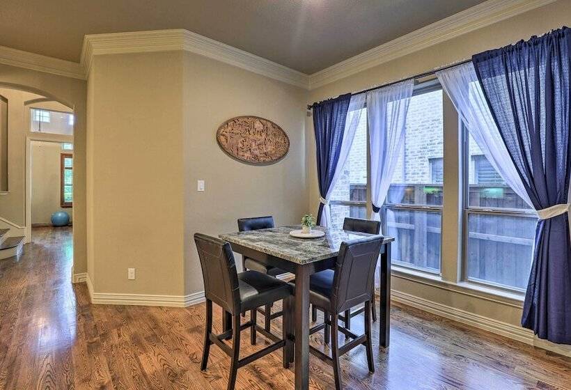 Chic Family Friendly Home In Irving W/ Yard!
