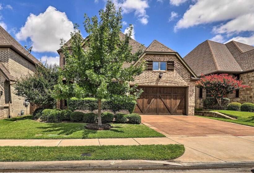 Chic Family Friendly Home In Irving W/ Yard!