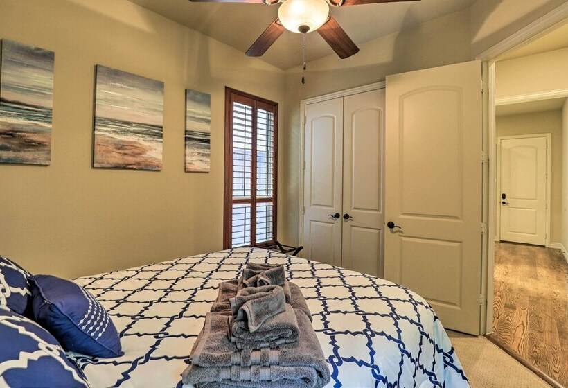 Chic Family Friendly Home In Irving W/ Yard!