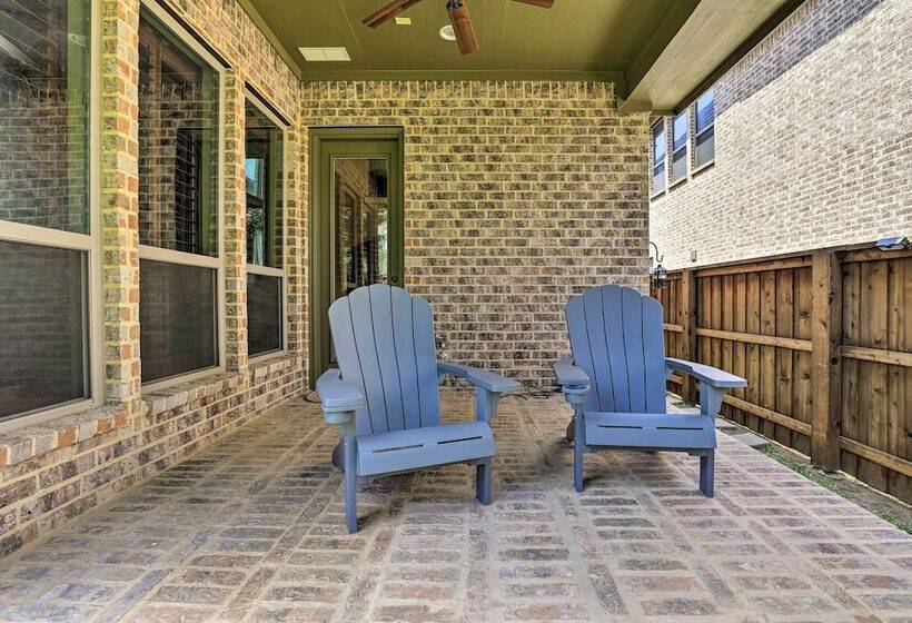 Chic Family Friendly Home In Irving W/ Yard!