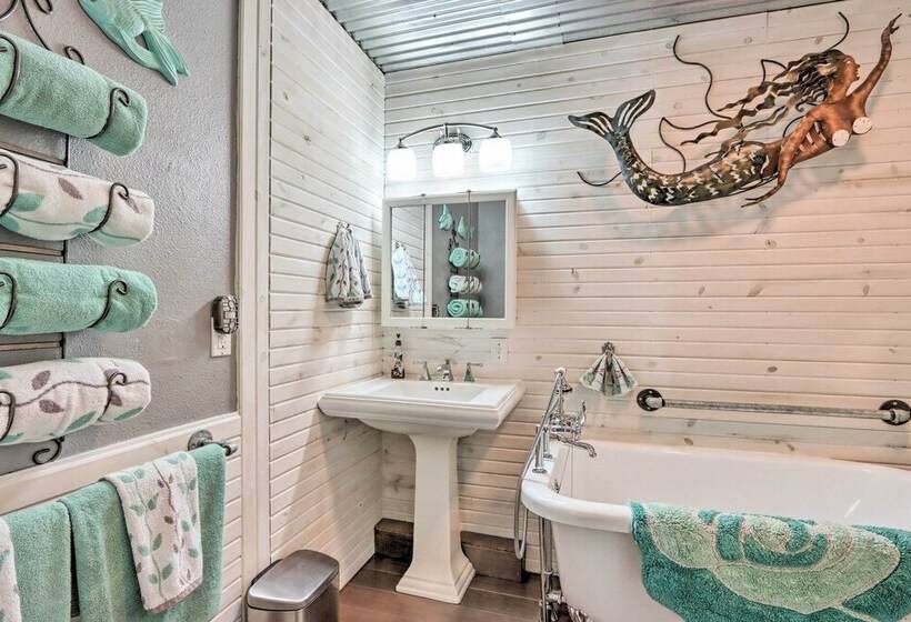 Lake Days & Bbq Fun: Climax Springs Retreat!