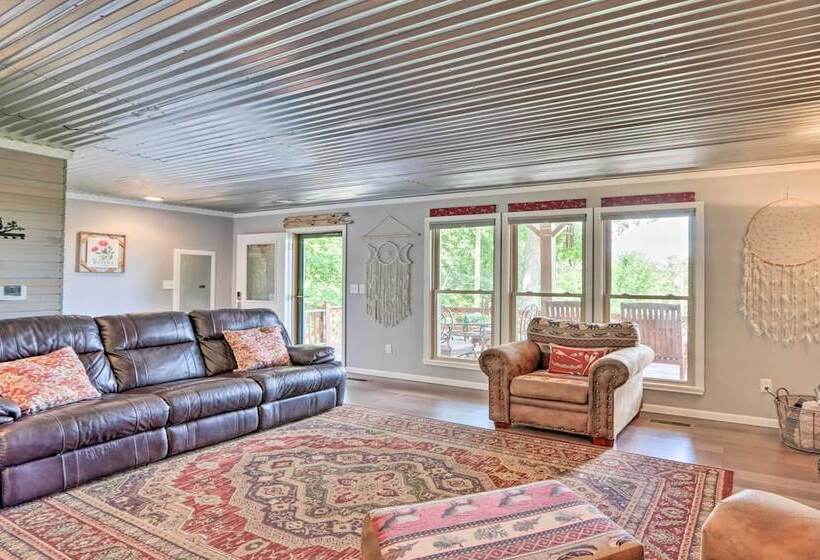 Lake Days & Bbq Fun: Climax Springs Retreat!