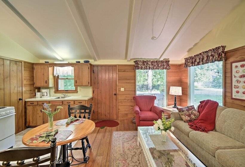 Cozy Cottage Duplex: Walk To Peninsula State Park!
