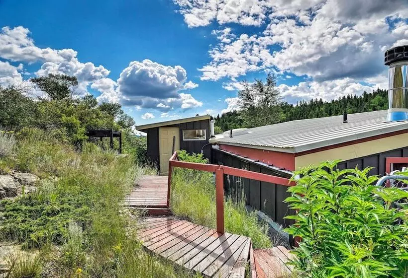 Cozy Home W/ Deck & Mtn Views, Walk To Casinos