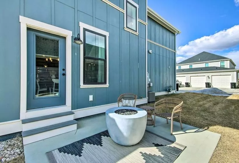 Cozy Montana Retreat W/ Patio & Fire Pit!