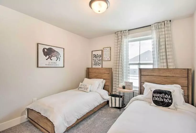 Cozy Montana Retreat W/ Patio & Fire Pit!