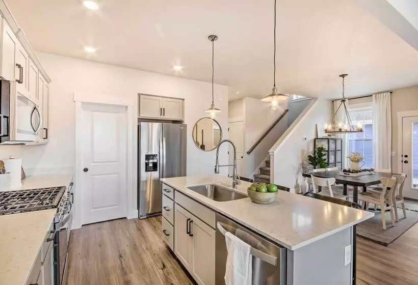 Cozy Montana Retreat W/ Patio & Fire Pit!