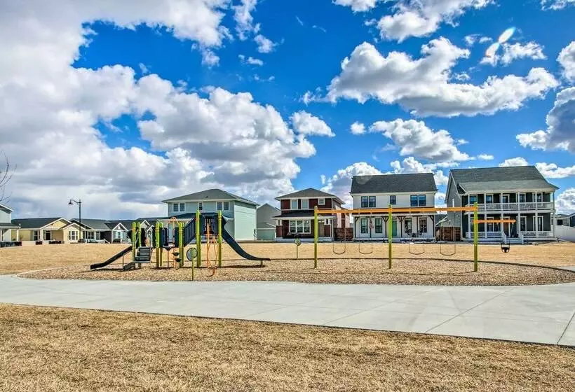 Cozy Montana Retreat W/ Patio & Fire Pit!