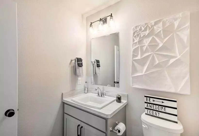 Cozy Montana Retreat W/ Patio & Fire Pit!