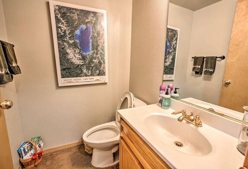Cabin < 2 Mi To Tahoe Donner Downhill Ski Resort
