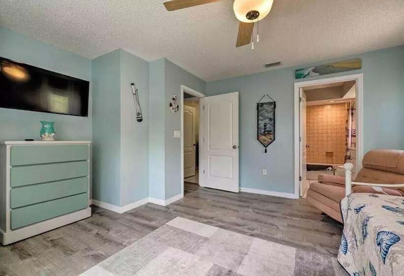 Crystal River Home W/ Dock, 1 Mile To Boat Launch