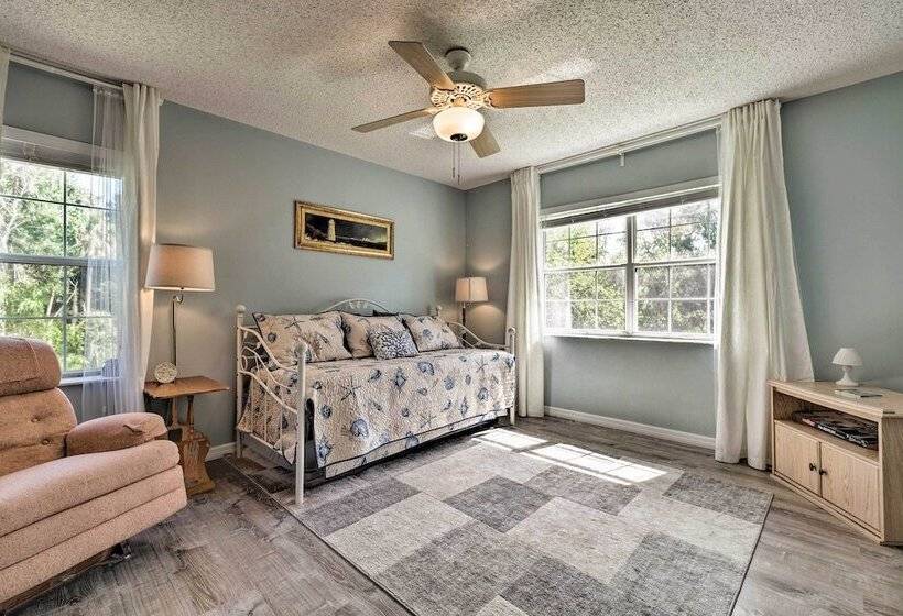 Crystal River Home W/ Dock, 1 Mile To Boat Launch