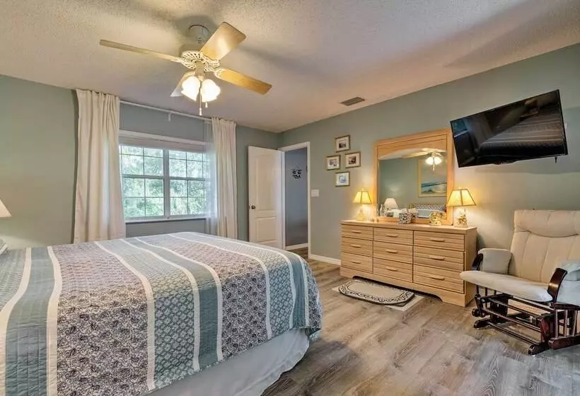 Crystal River Home W/ Dock, 1 Mile To Boat Launch