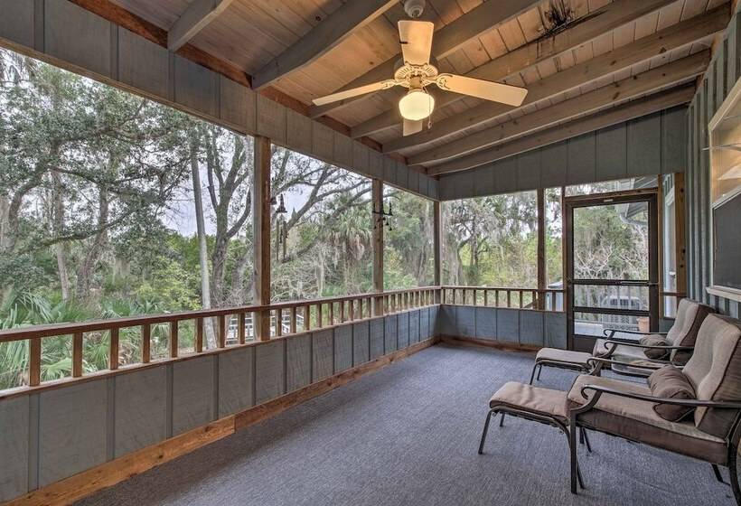 Crystal River Home W/ Dock, 1 Mile To Boat Launch