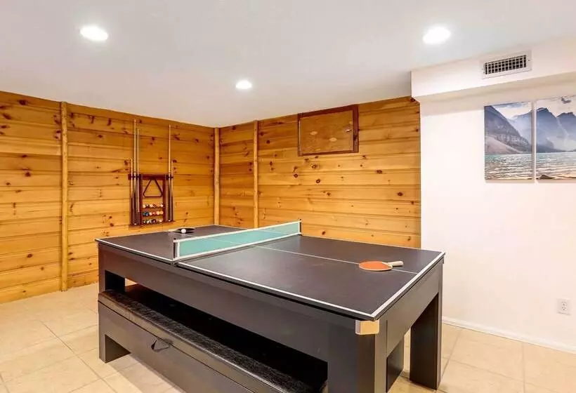 Centennial Home W/ Game Room, 11 Mi To Downtown!