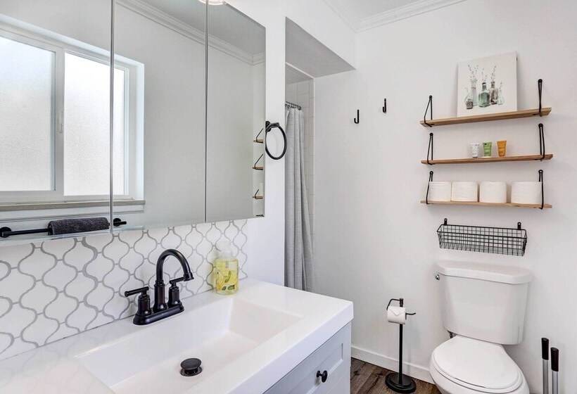 Centennial Home W/ Game Room, 11 Mi To Downtown!