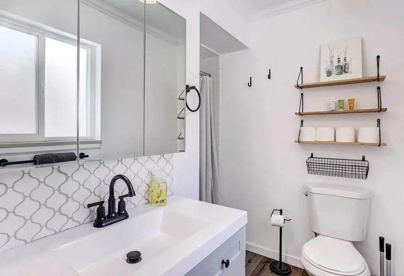 Centennial Home W/ Game Room, 11 Mi To Downtown!